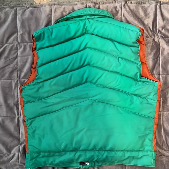 Frost line vintage men’s puffer vest - Picture 3 of 8